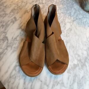 Roan Women’s Betty Sandal in Cognac